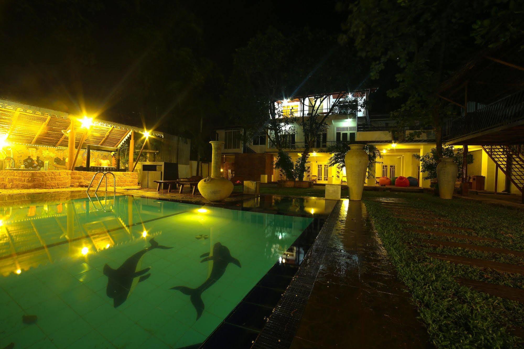 Hostel City Hub Colombo Airport Катунаяка Экстерьер фото